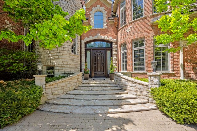 1890 Robinwood Lane, Riverwoods, IL 60015