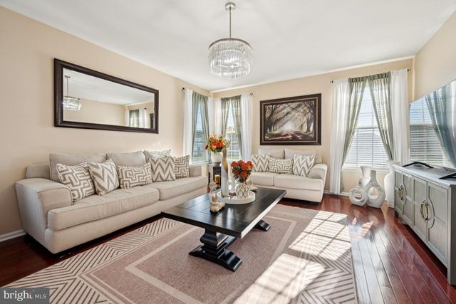 30 CHAMPLAIN ST, Sicklerville, NJ 08081