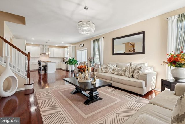 30 CHAMPLAIN ST, Sicklerville, NJ 08081