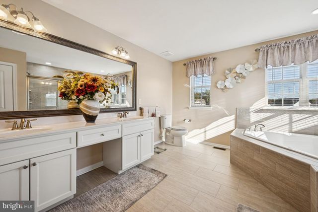 30 CHAMPLAIN ST, Sicklerville, NJ 08081