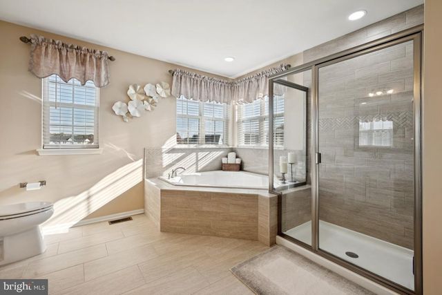 30 CHAMPLAIN ST, Sicklerville, NJ 08081