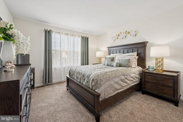 30 CHAMPLAIN ST, Sicklerville, NJ 08081