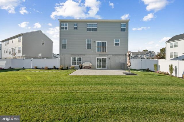 30 CHAMPLAIN ST, Sicklerville, NJ 08081