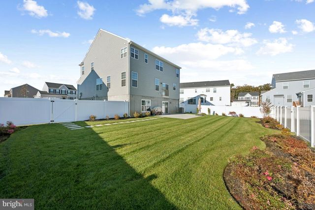 30 CHAMPLAIN ST, Sicklerville, NJ 08081