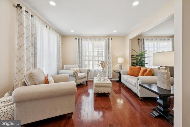 30 CHAMPLAIN ST, Sicklerville, NJ 08081