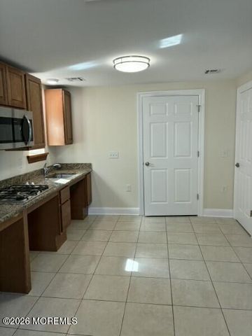715 Union Avenue 10, Brielle, NJ 08730