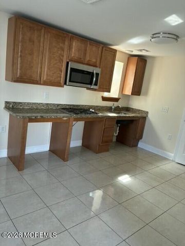 715 Union Avenue 10, Brielle, NJ 08730