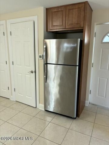 715 Union Avenue 10, Brielle, NJ 08730