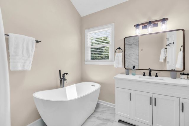 124 Jefferson Dr, Hendersonville, TN 37075