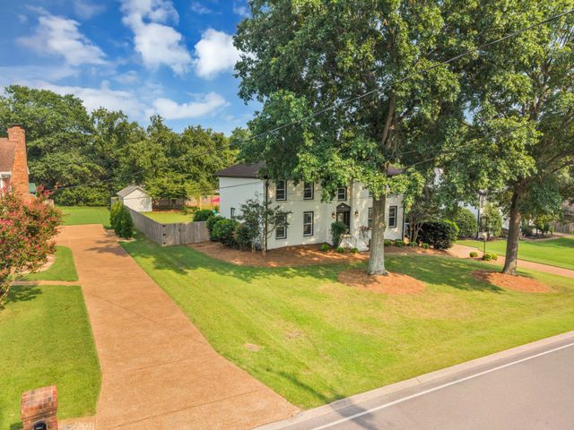 124 Jefferson Dr, Hendersonville, TN 37075