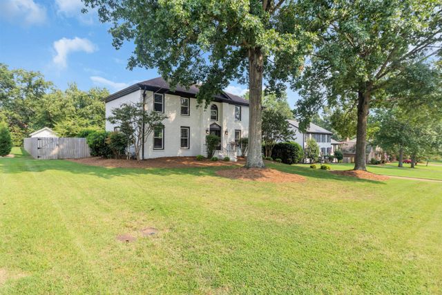 124 Jefferson Dr, Hendersonville, TN 37075