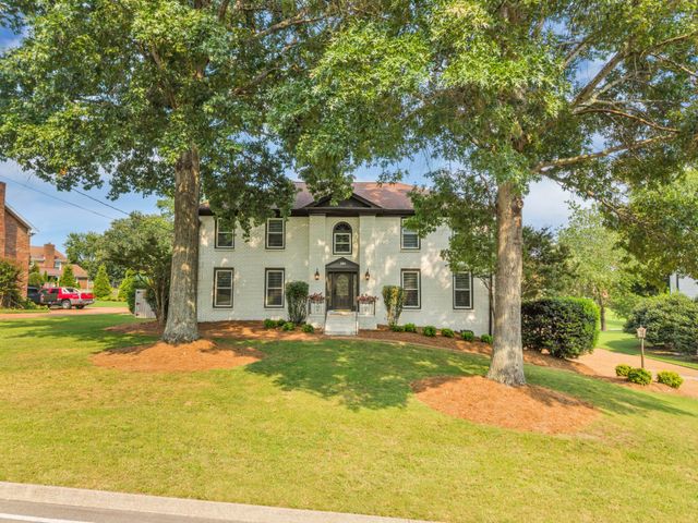 124 Jefferson Dr, Hendersonville, TN 37075