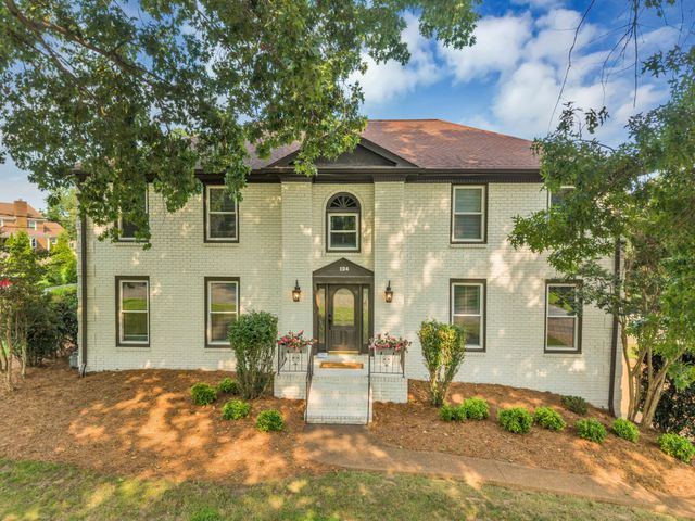 124 Jefferson Dr, Hendersonville, TN 37075