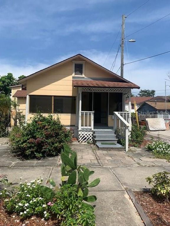 917 DARTMOOR STREET N, St Petersburg, FL 33701