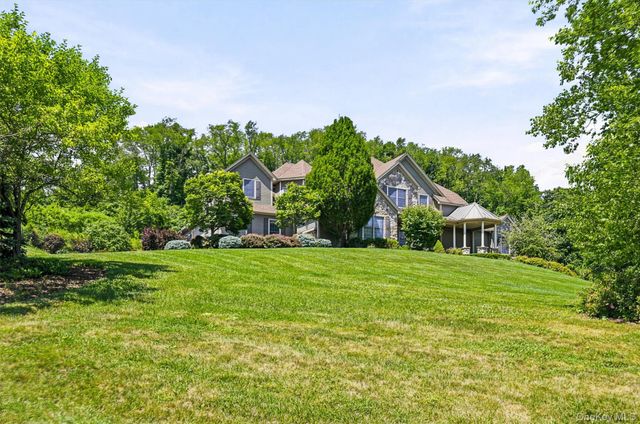 11 Manno Farm Road, Warwick, NY 10990