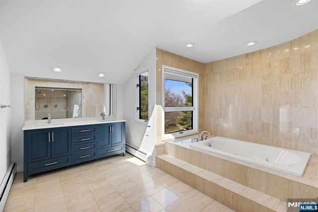 1 Hemlock Drive, Cresskill, NJ 07626