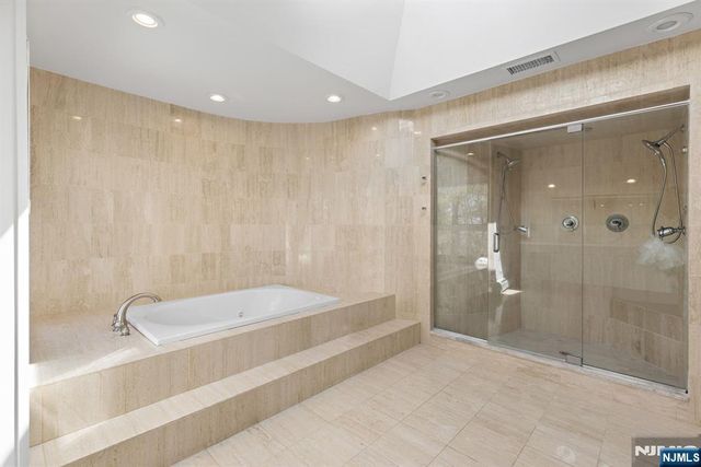 1 Hemlock Drive, Cresskill, NJ 07626
