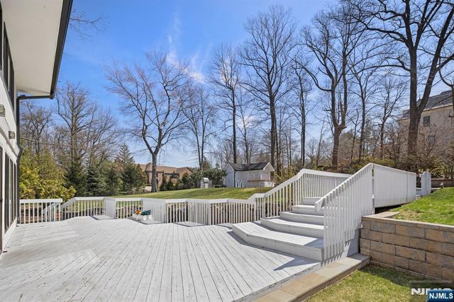 1 Hemlock Drive, Cresskill, NJ 07626