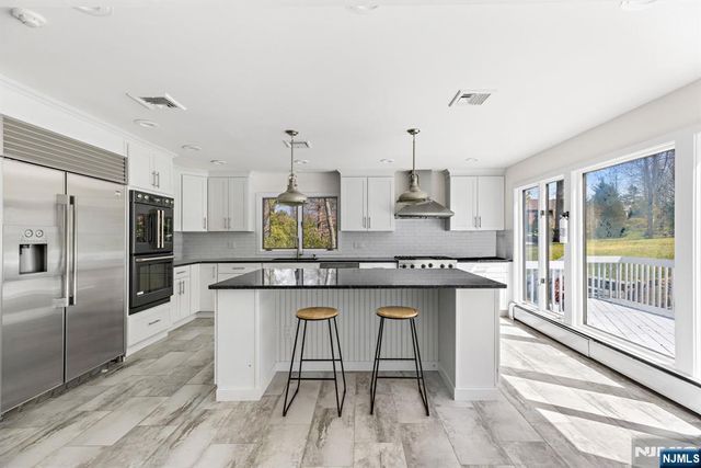 1 Hemlock Drive, Cresskill, NJ 07626