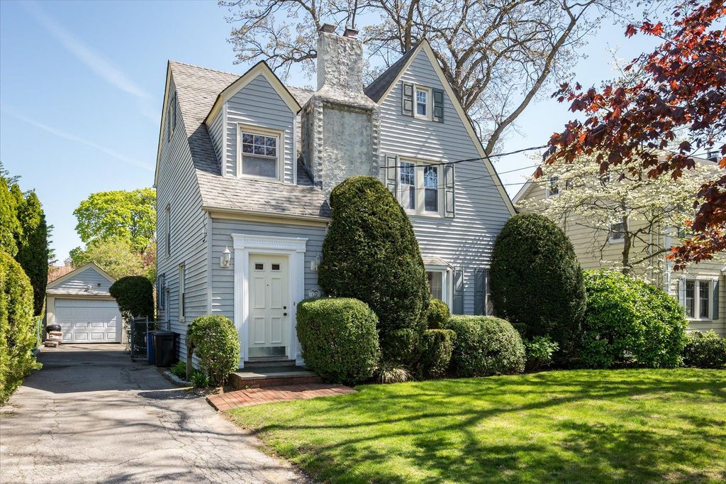 173 Pine Street, Rockville Centre, NY 11570