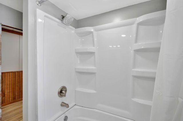 202 5th Street E, West Fargo, ND 58078