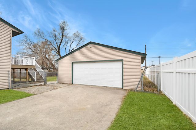 202 5th Street E, West Fargo, ND 58078
