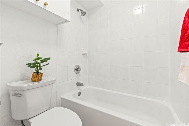 1226 Alexander Street 505, Honolulu, HI 96826