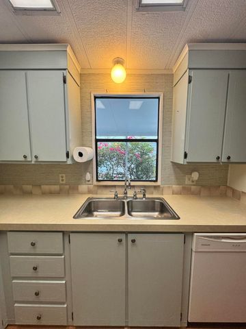 6 Grande Camino Court, Fort Pierce, FL 34951