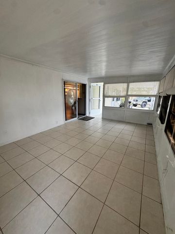 6 Grande Camino Court, Fort Pierce, FL 34951