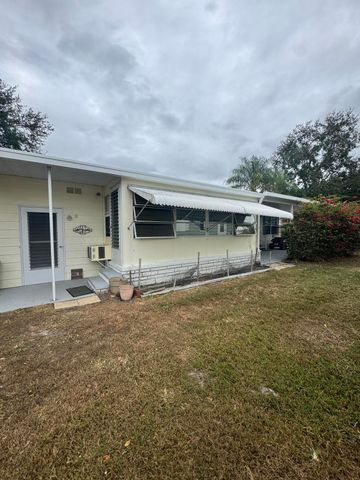 6 Grande Camino Court, Fort Pierce, FL 34951