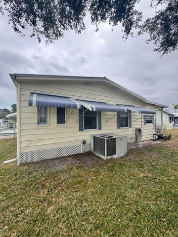 6 Grande Camino Court, Fort Pierce, FL 34951