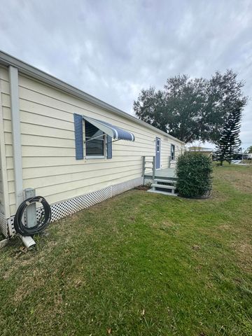 6 Grande Camino Court, Fort Pierce, FL 34951