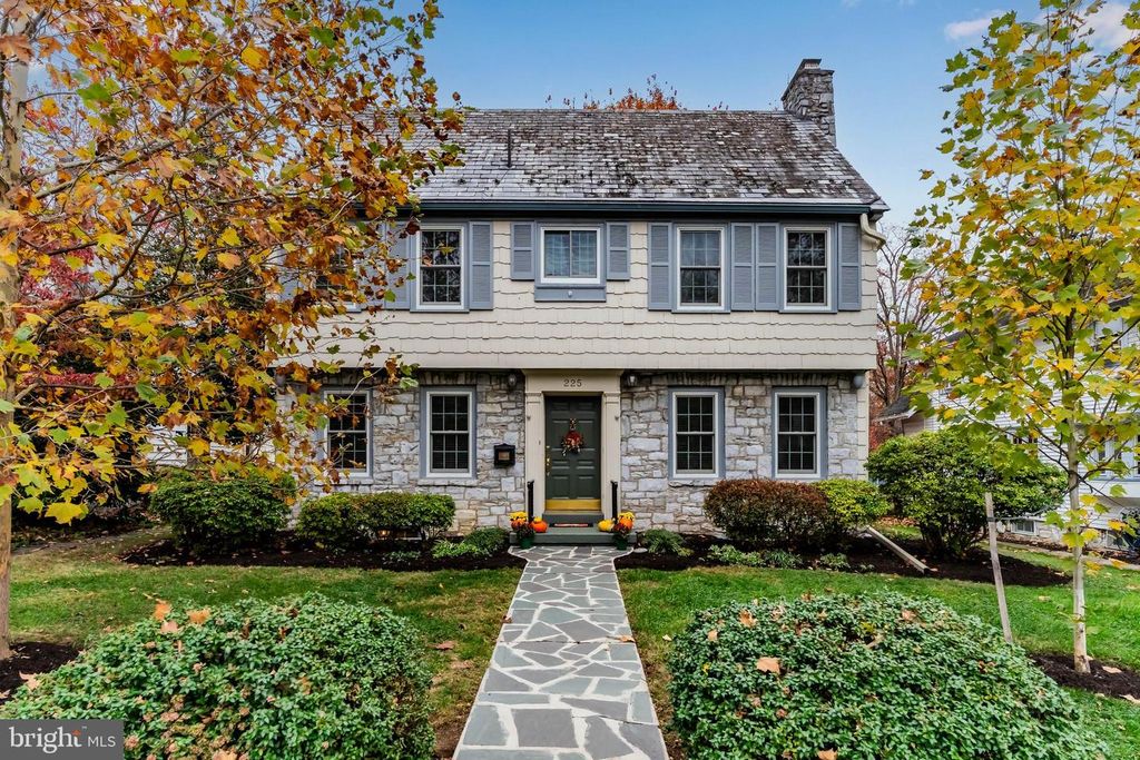 225 N 26TH ST, Camp Hill, PA 17011