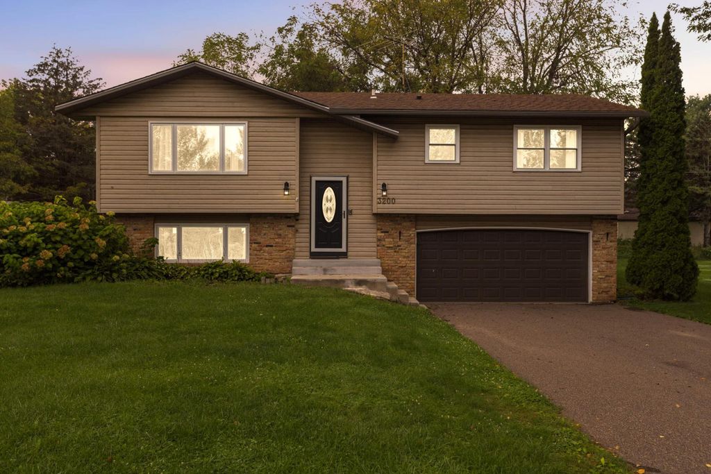 3200 Malcolm Avenue, Hastings, MN 55033