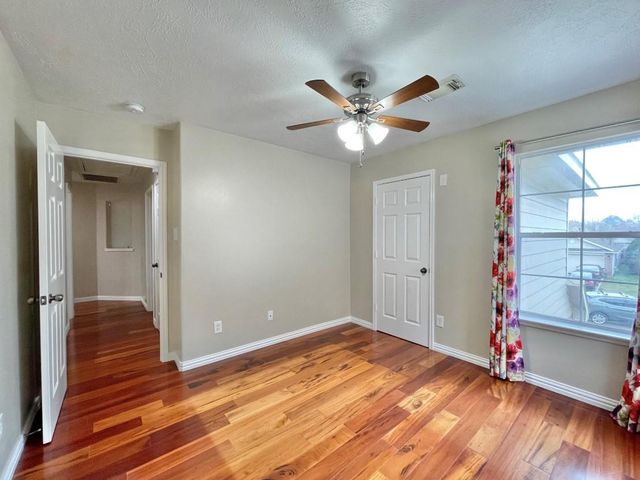 8227 Prairie Wind Lane Lane, Houston, TX 77040