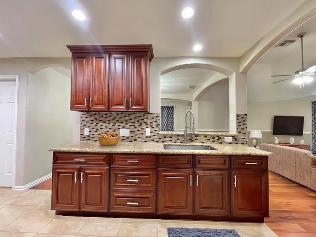 8227 Prairie Wind Lane Lane, Houston, TX 77040