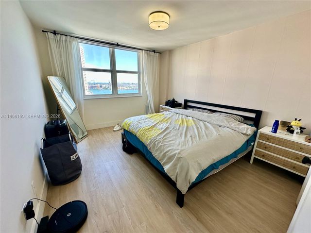 770 Claughton Island Dr PH-9, Miami, FL 33131