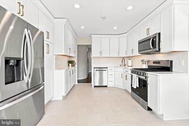 436 VALLEY RUN DR, Cherry Hill, NJ 08002