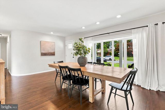 436 VALLEY RUN DR, Cherry Hill, NJ 08002