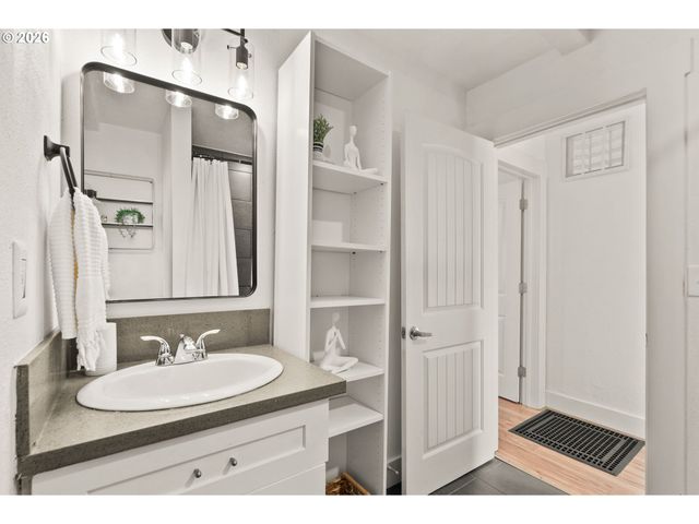 4115 Ne 81ST Ave, Portland, OR 97218