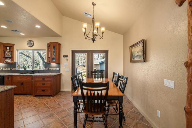 448 Ferry Road, Grants Pass, OR 97526