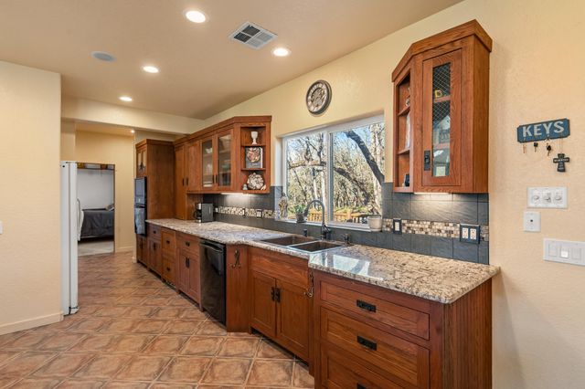 448 Ferry Road, Grants Pass, OR 97526