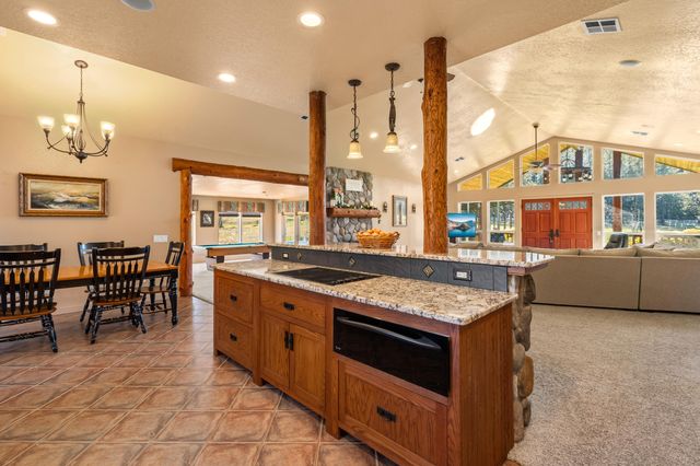 448 Ferry Road, Grants Pass, OR 97526