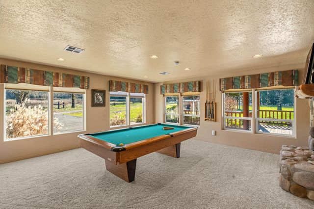 448 Ferry Road, Grants Pass, OR 97526