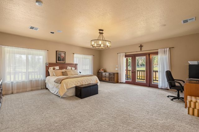 448 Ferry Road, Grants Pass, OR 97526