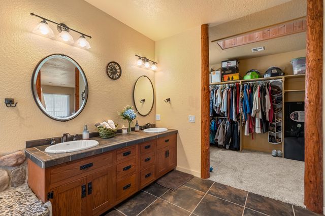 448 Ferry Road, Grants Pass, OR 97526