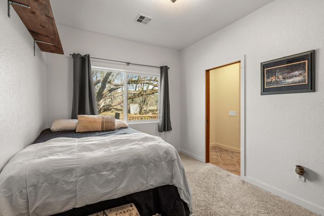 448 Ferry Road, Grants Pass, OR 97526