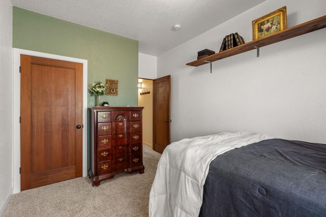 448 Ferry Road, Grants Pass, OR 97526