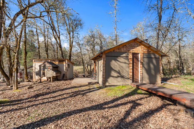 448 Ferry Road, Grants Pass, OR 97526