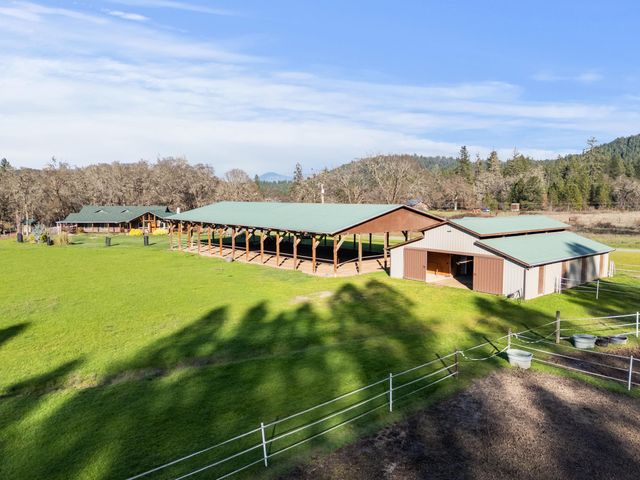 448 Ferry Road, Grants Pass, OR 97526